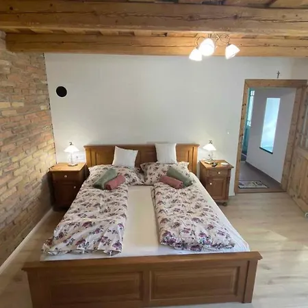 In - Balaton 43410 بيت للعطل *
