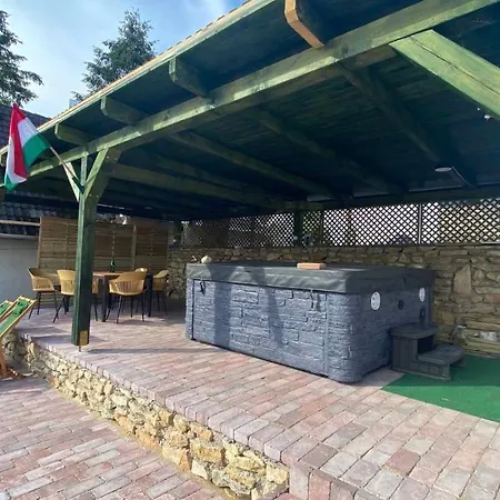 In - Balaton 43410 بيت للعطل